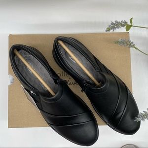 CLARKS
Women's Collection Kayleigh Button wedge slip on Shoes size 11M new